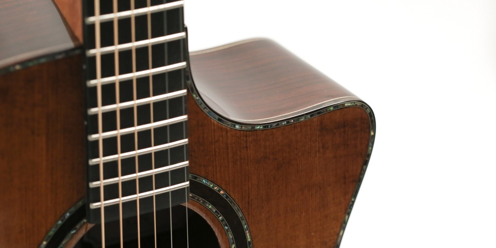 Custom_Rosewood All Solid Guitar_Top Cedar